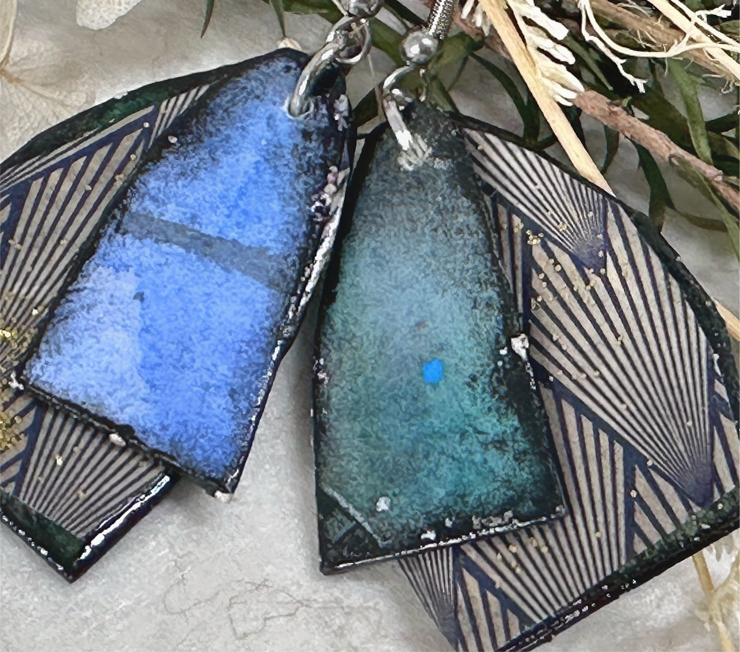 Handgemachte Ohrringe aus Papier – Blau & Grün, nachhaltig & einzigartig